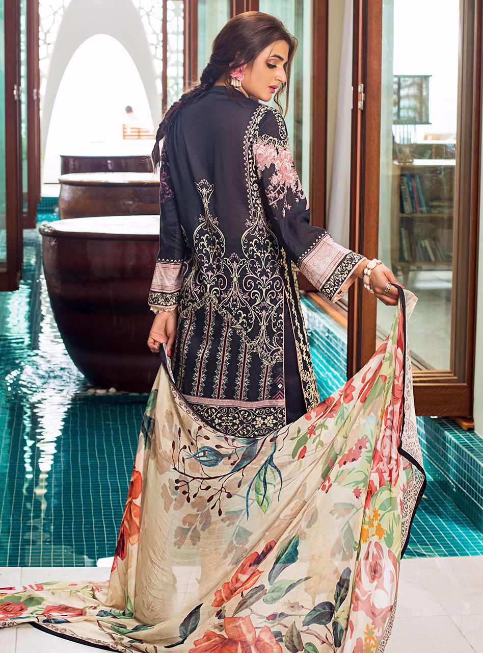 Musky Opium B | Zainab Chottani | Luxury Lawn/Chikankari'20