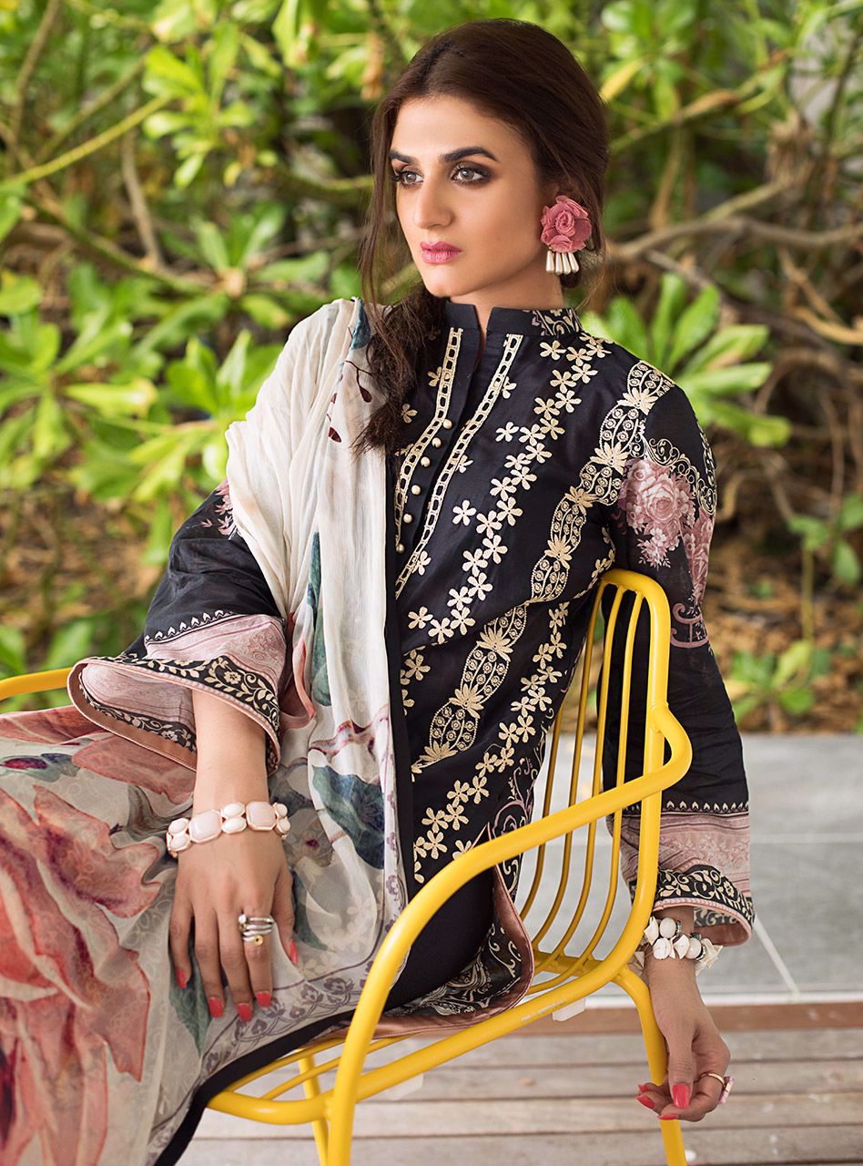 Musky Opium B | Zainab Chottani | Luxury Lawn/Chikankari'20