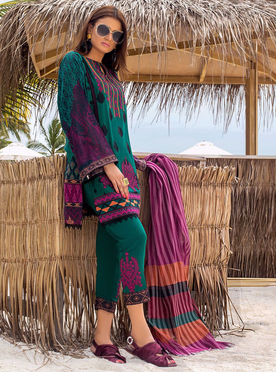 Rustic Bloom B | Zainab Chottani | Luxury Lawn/Chikankari'20