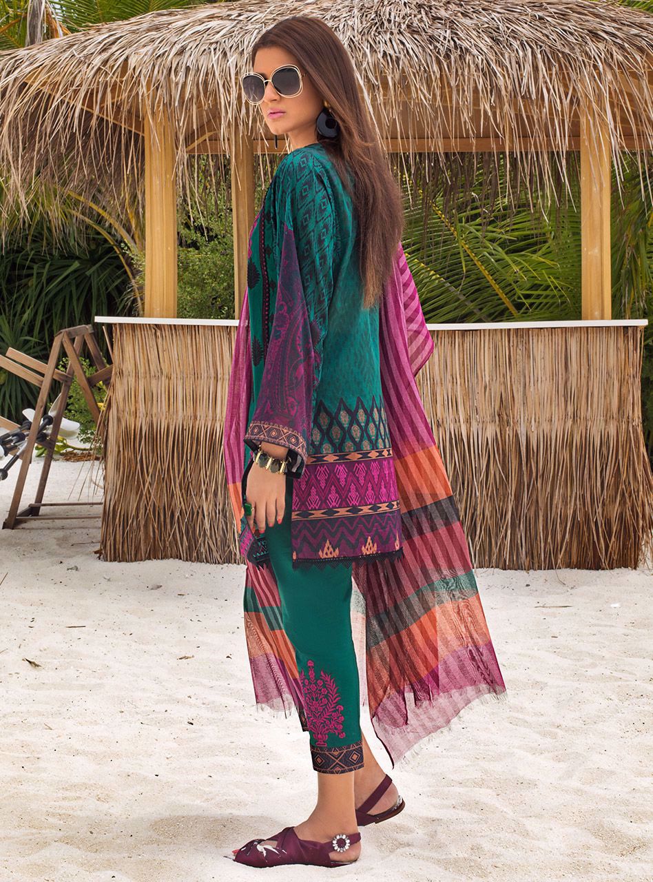 Rustic Bloom B | Zainab Chottani | Luxury Lawn/Chikankari'20