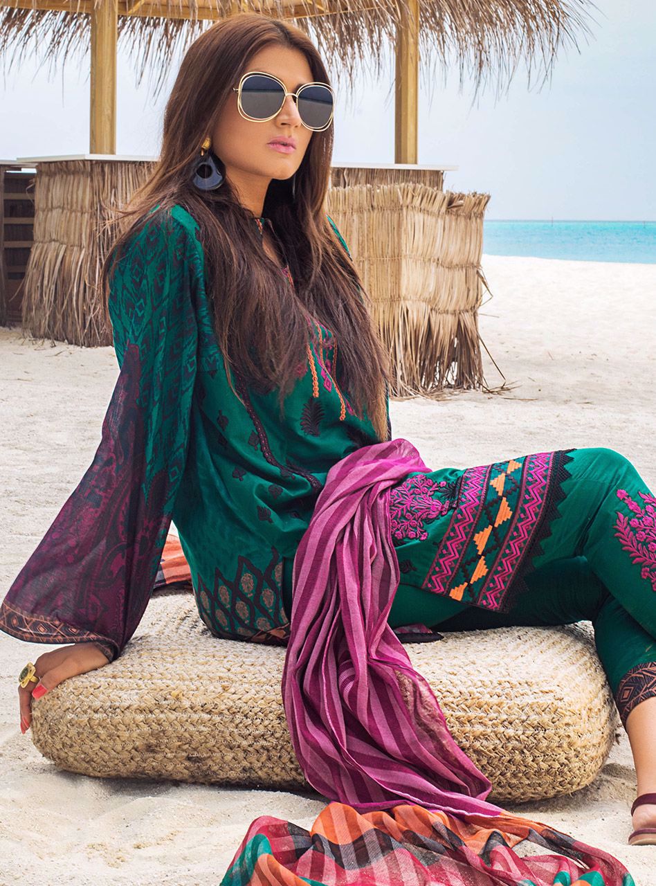 Rustic Bloom B | Zainab Chottani | Luxury Lawn/Chikankari'20