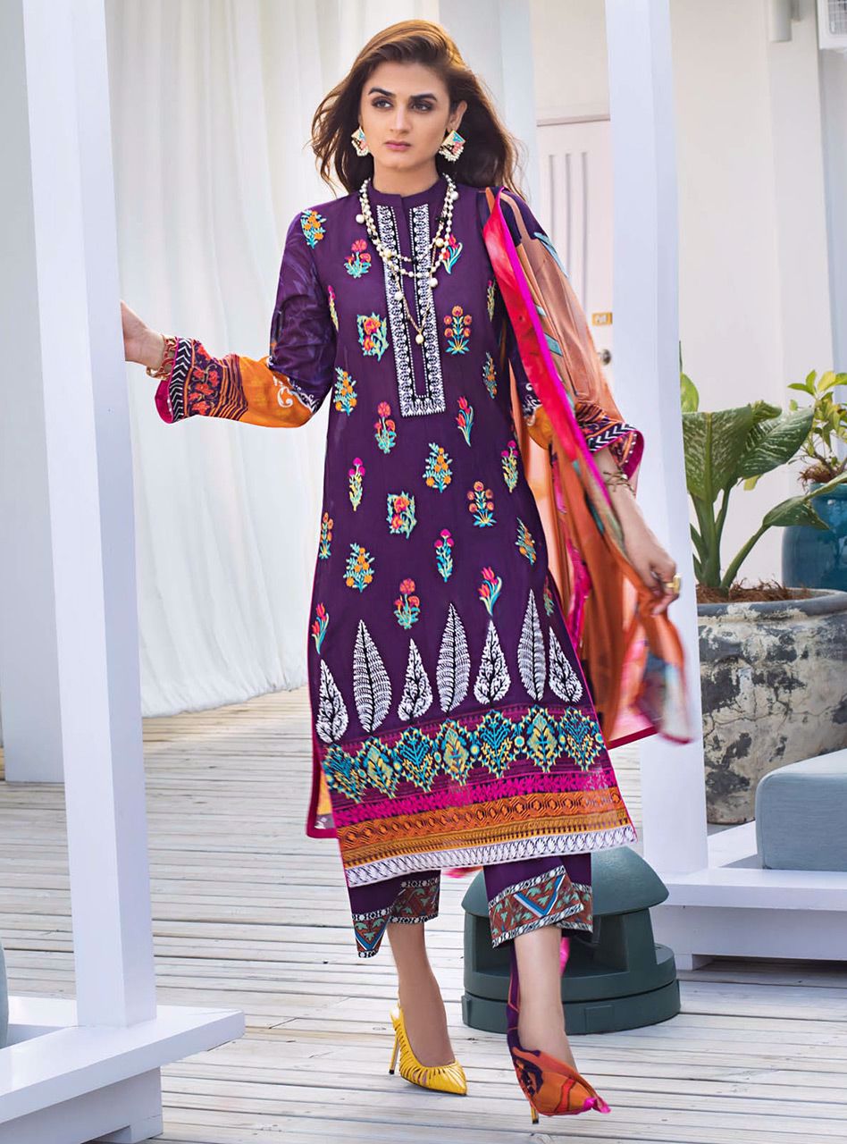 Sea Trumpet B | Zainab Chottani | Luxury Lawn/Chikankari'20