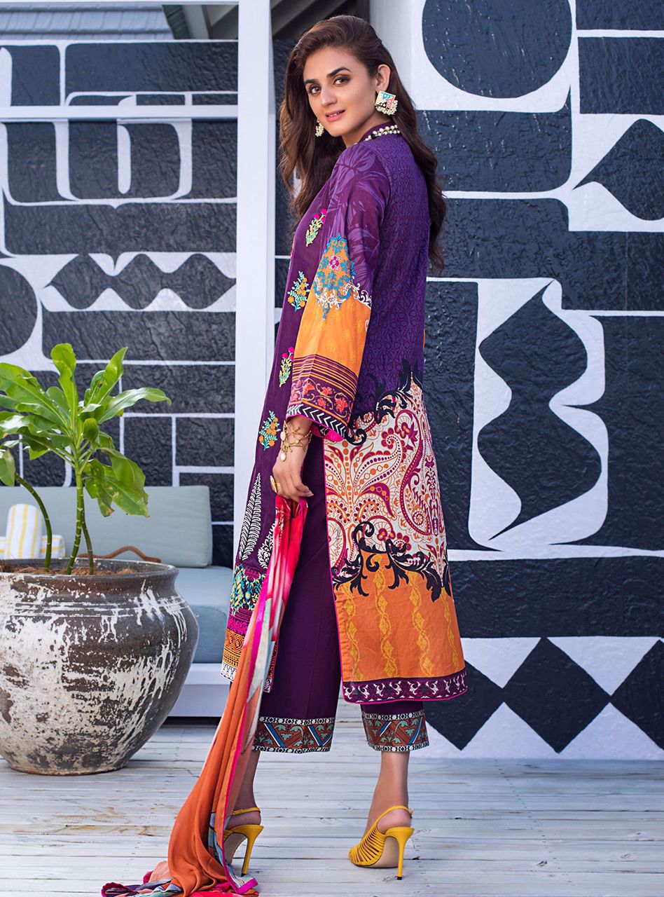 Sea Trumpet B | Zainab Chottani | Luxury Lawn/Chikankari'20