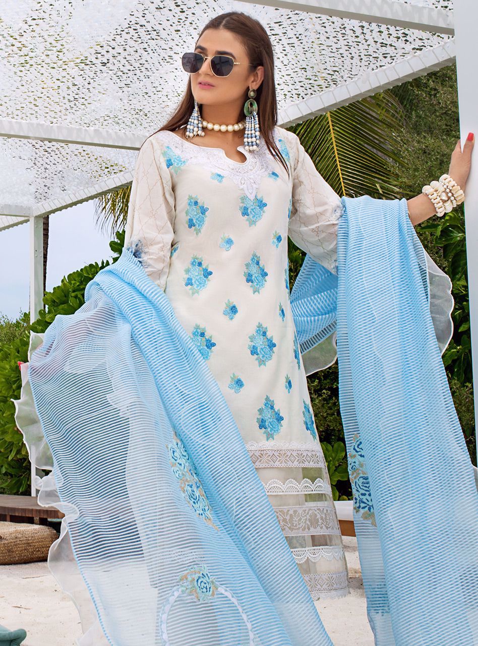 Vanilla Dust A | Zainab Chottani | Luxury Lawn/Chikankari'20