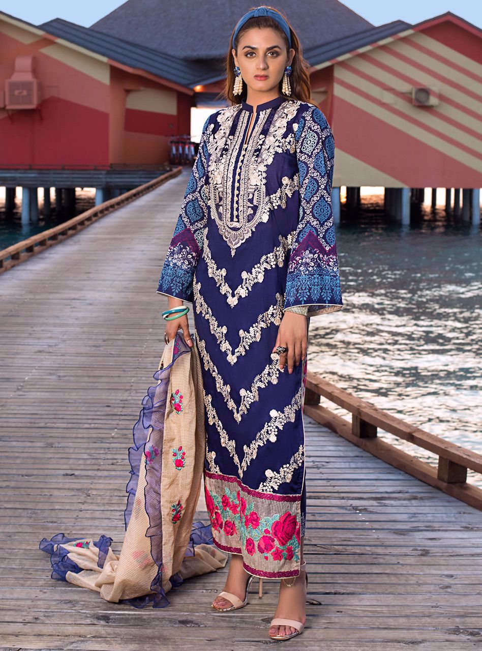 Rosette Spray A | Zainab Chottani | Luxury Lawn/Chikankari'20