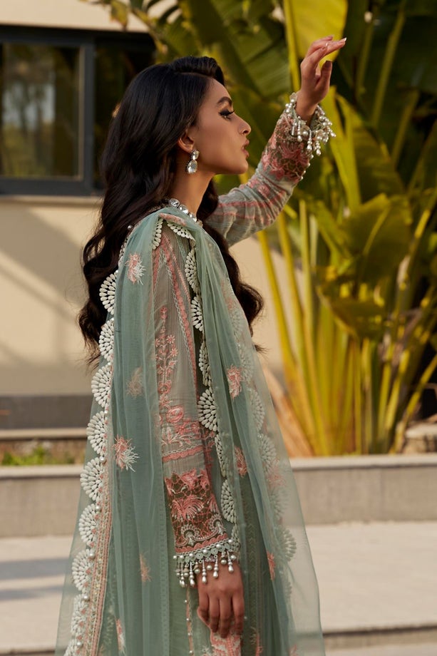 11B | Sana Safinaz | Luxury Lawn 2022