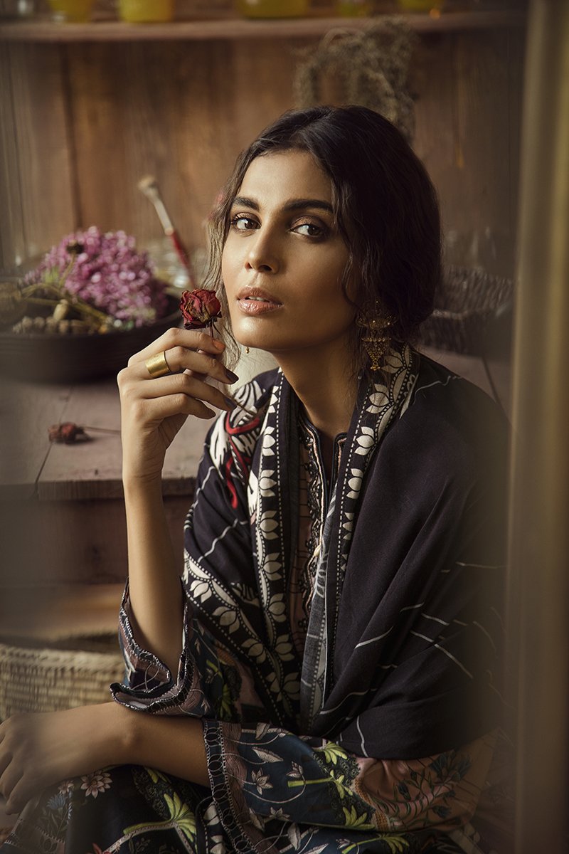 SHEHR-E-GUL (CROSS STITCH - AANGAN COTTON SATIN'19)