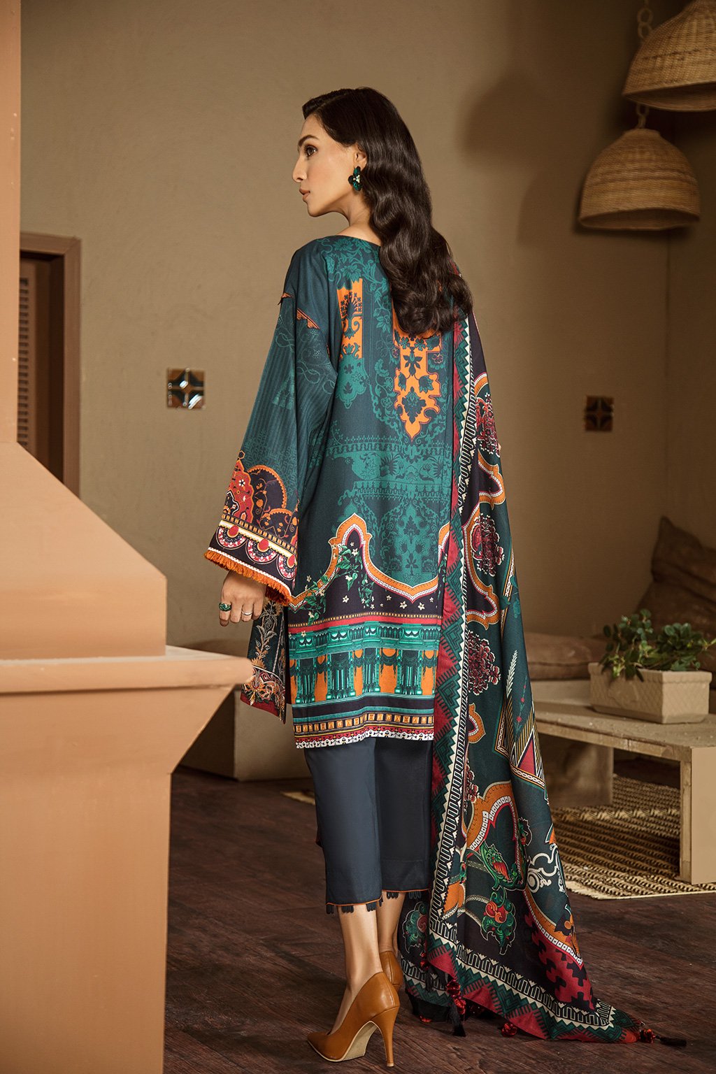 Meen (Baroque Fuchsia Linen)
