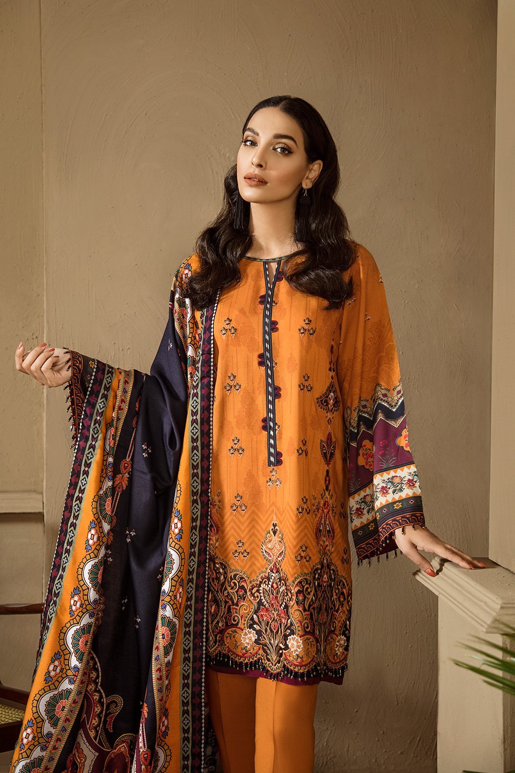 Ogan (Baroque Fuchsia Linen)