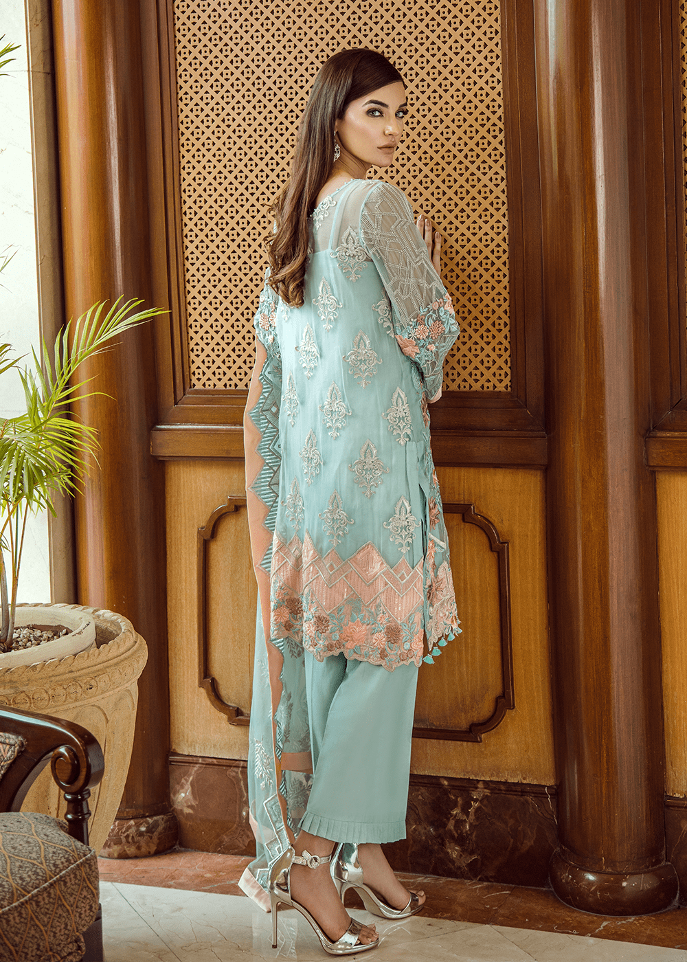 09 Exquisite Elan (Serene - Foire De Enchante)