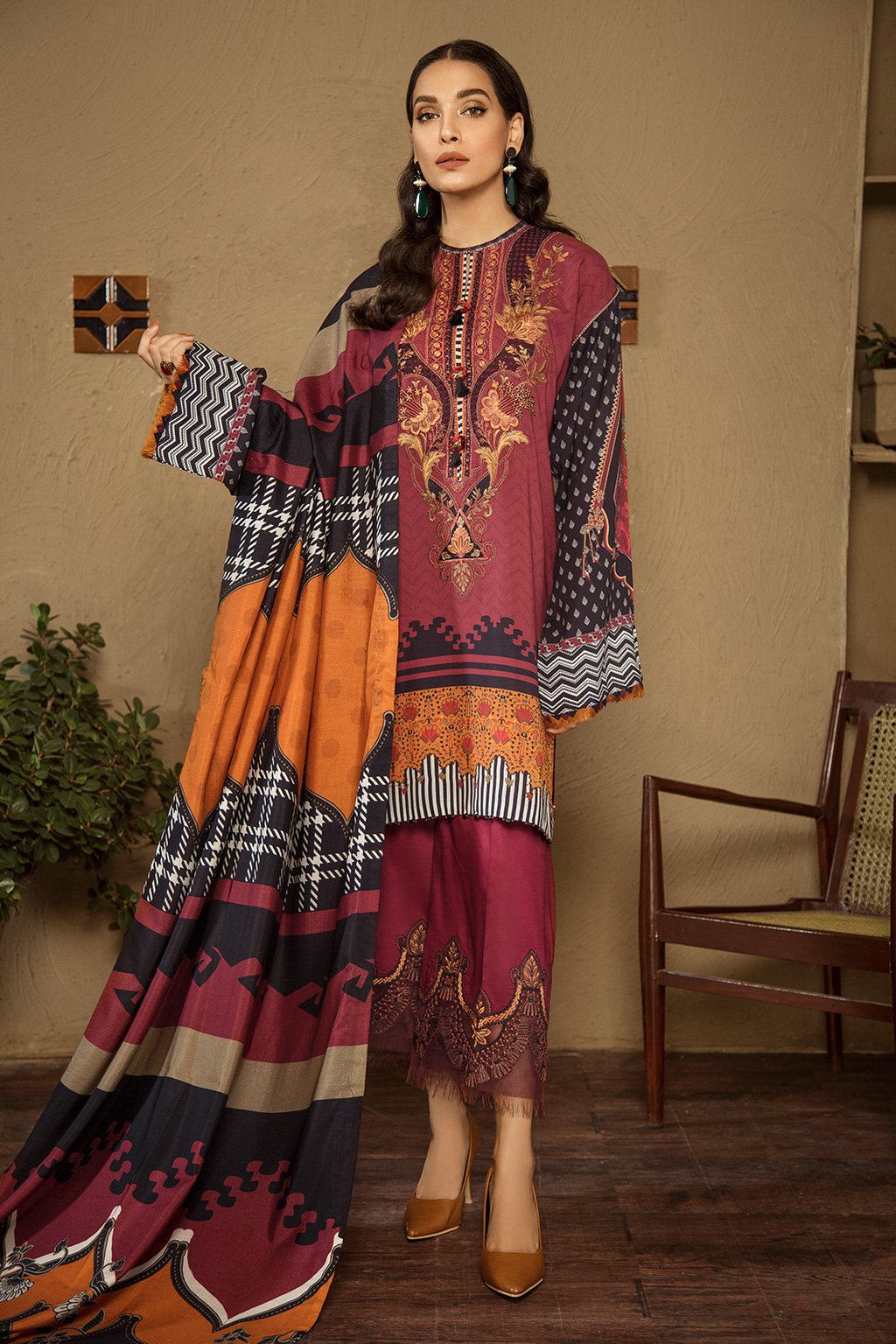 Maghira (Baroque Fuchsia Linen)