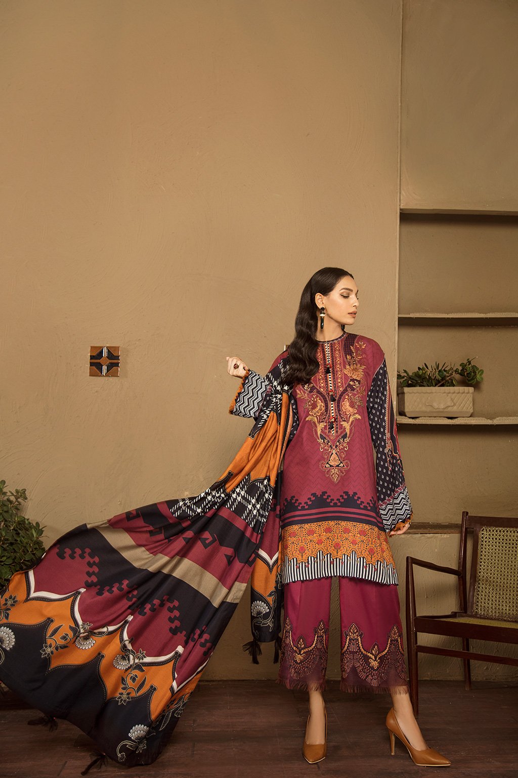 Maghira (Baroque Fuchsia Linen)