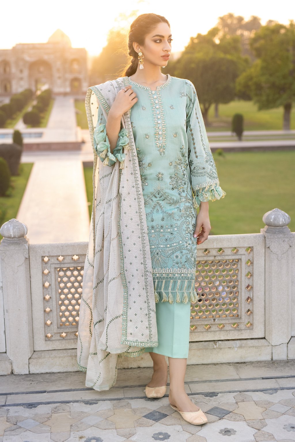 FL-02 BAHAAR (3PC) | Iznik Festive Lawn Collection 2021