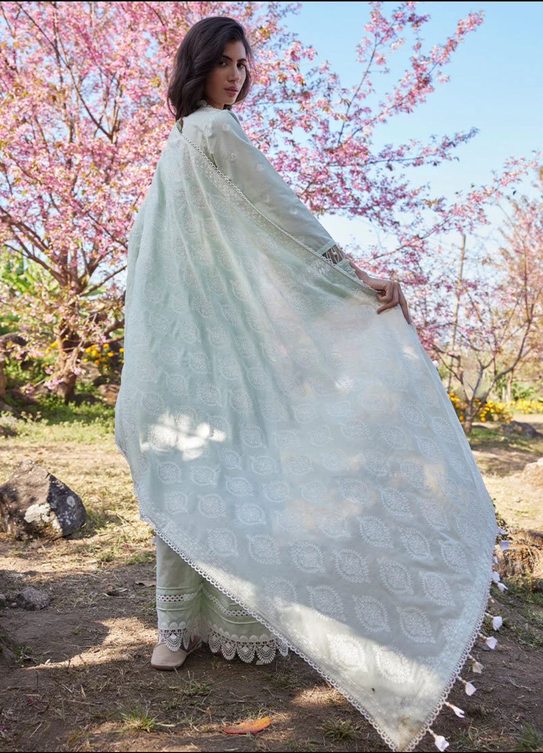 Mehr | Image | Lawnkari® ’Collection 2023