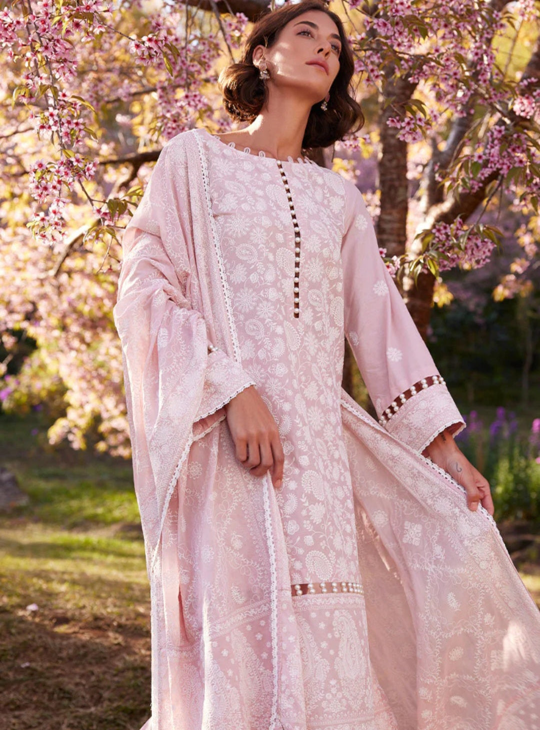 Nur | Image | Lawnkari® ’Collection 2023
