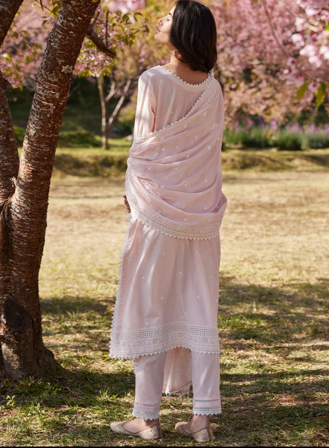 Elif | Image | Lawnkari® ’Collection 2023