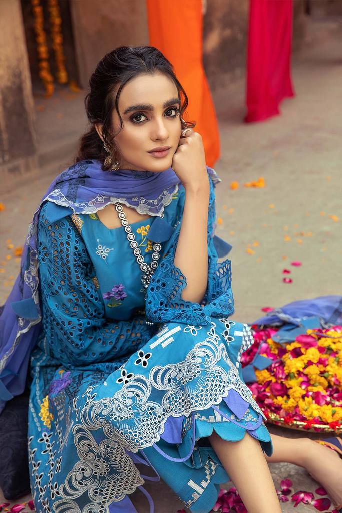 Blue Casa ELS-05 | Charizma | Signature | Unstitched Embroidered Lawn | Chapter 01