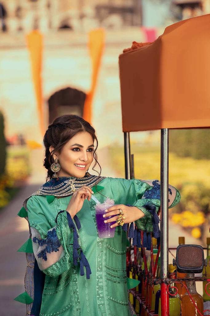 Shine Away ELS-09 | Charizma | Signature | Unstitched Embroidered Lawn | Chapter 01