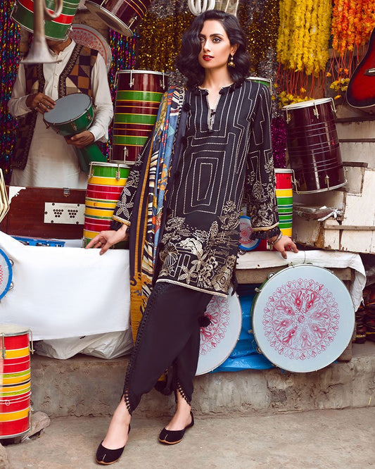 Shahi Qila ZW-02 (Zaha - Nafeesa Aur Taalia Unstitched Winter Collection)