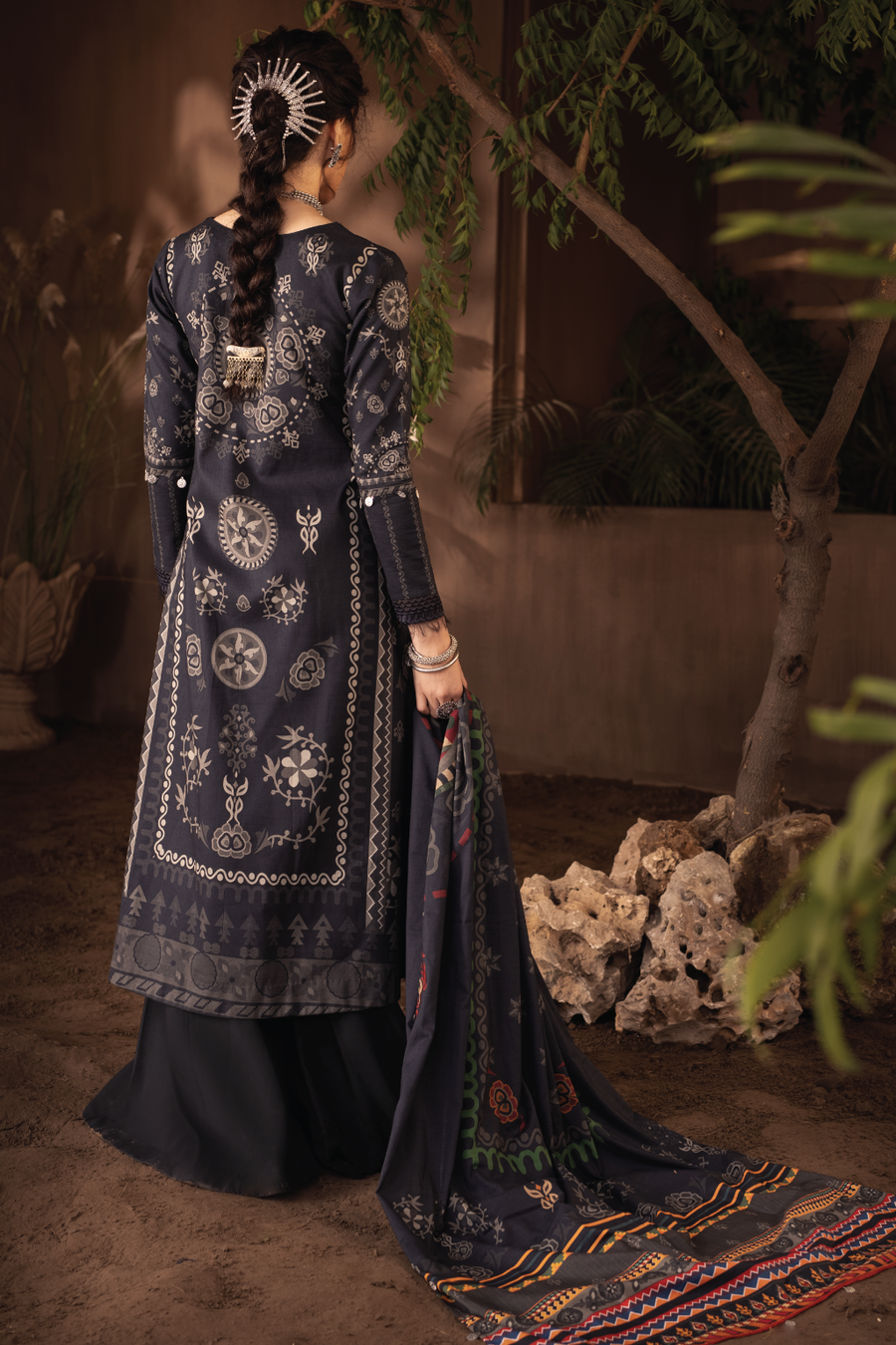 ILC-04 NAZM - 3PC | Iznik | Zarafshan Linen Collection 2021