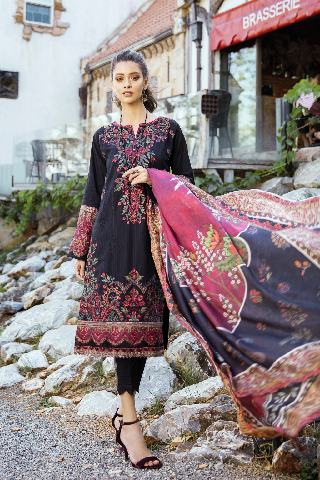 IL20-07 BEETROOT (3PC) | IZNIK | LUXURY LAWN'20
