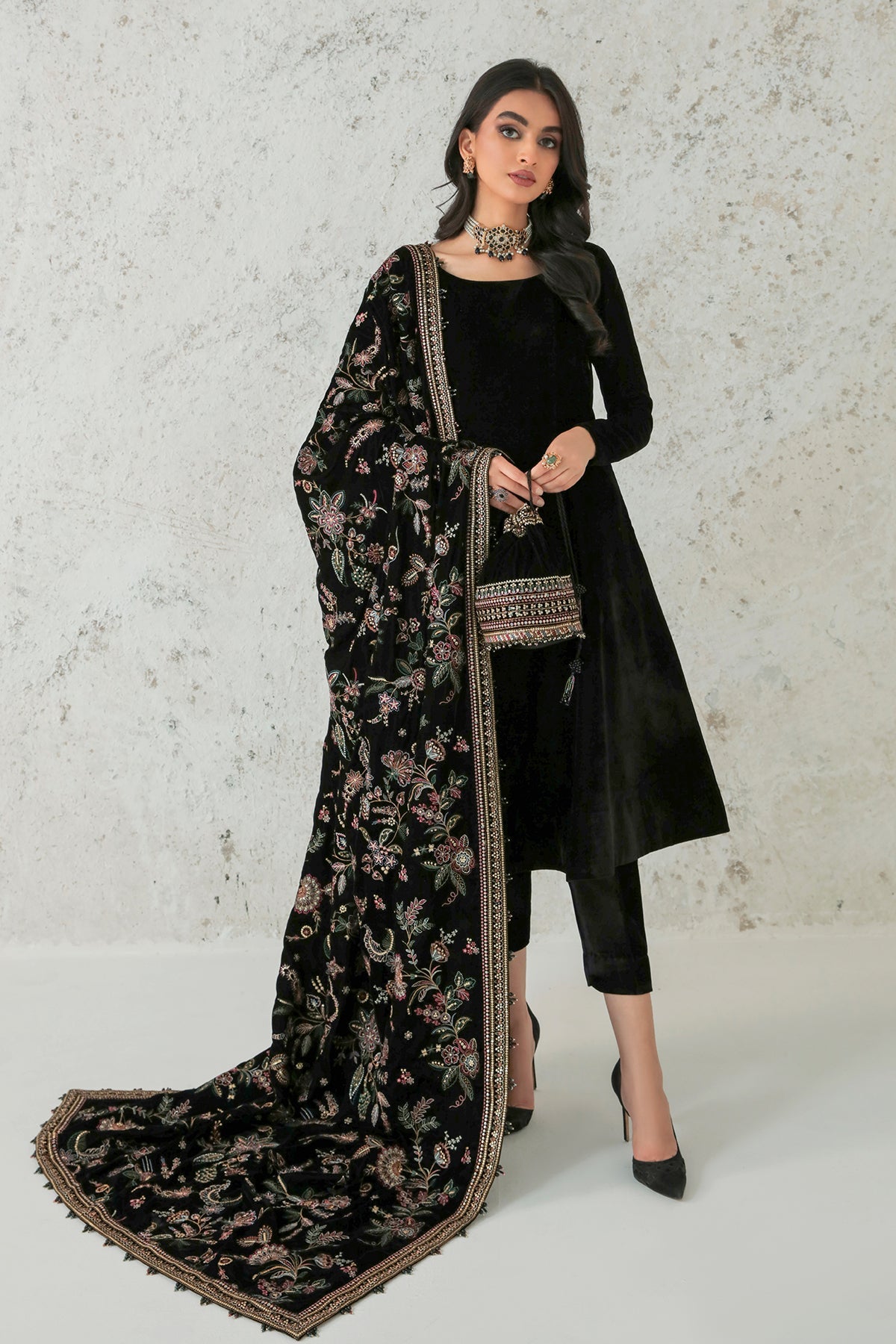 VS - 33 | Baroque | Velvet Shawls 2022