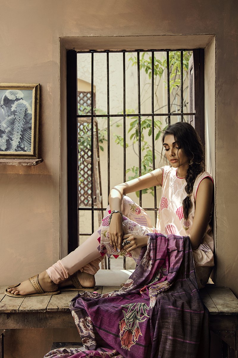 IVORY WISP (CROSS STITCH - AANGAN COTTON SATIN'19)