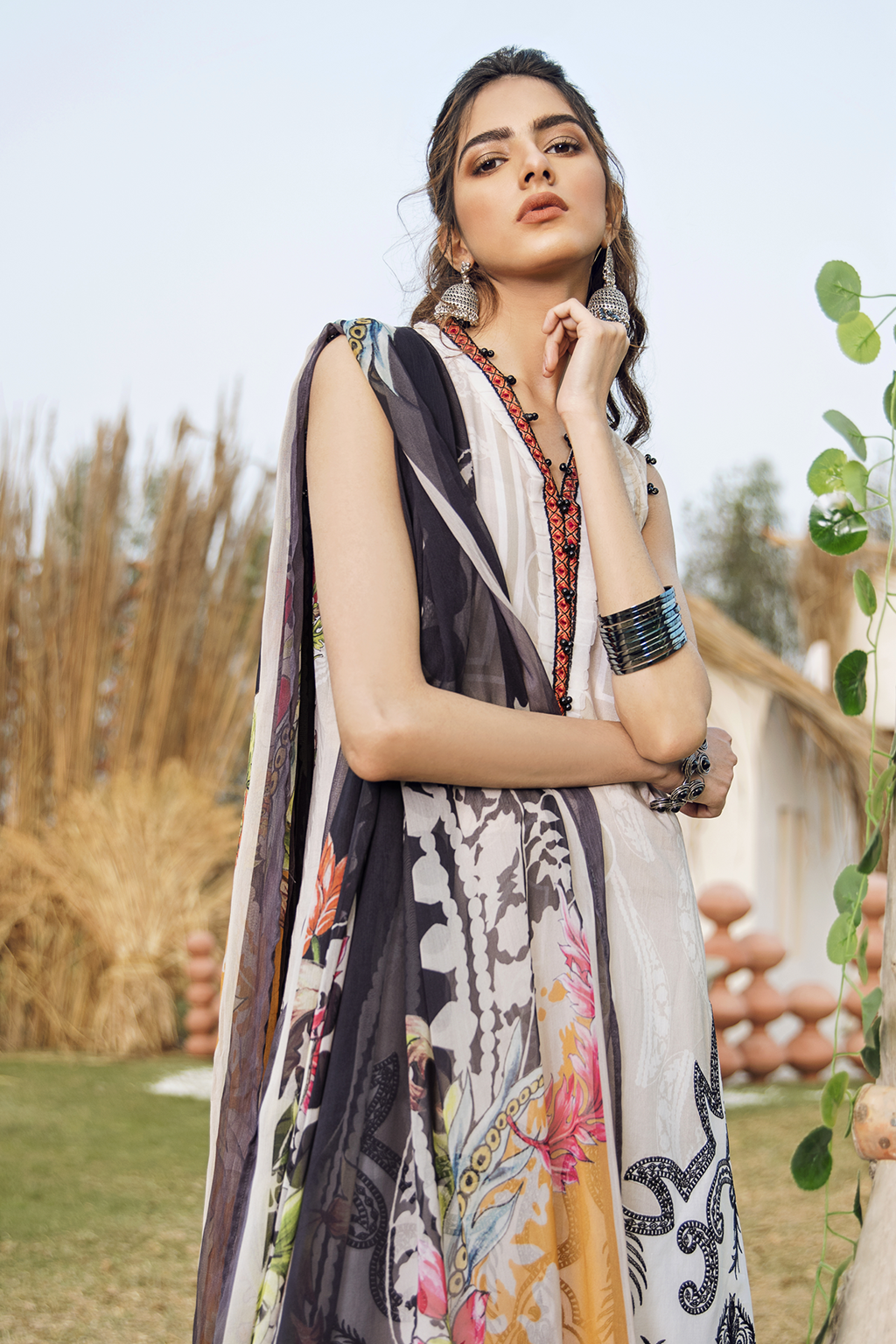 GL20-10 Full Moon (3PC) | Iznik | Guzel Lawn Collection 2020