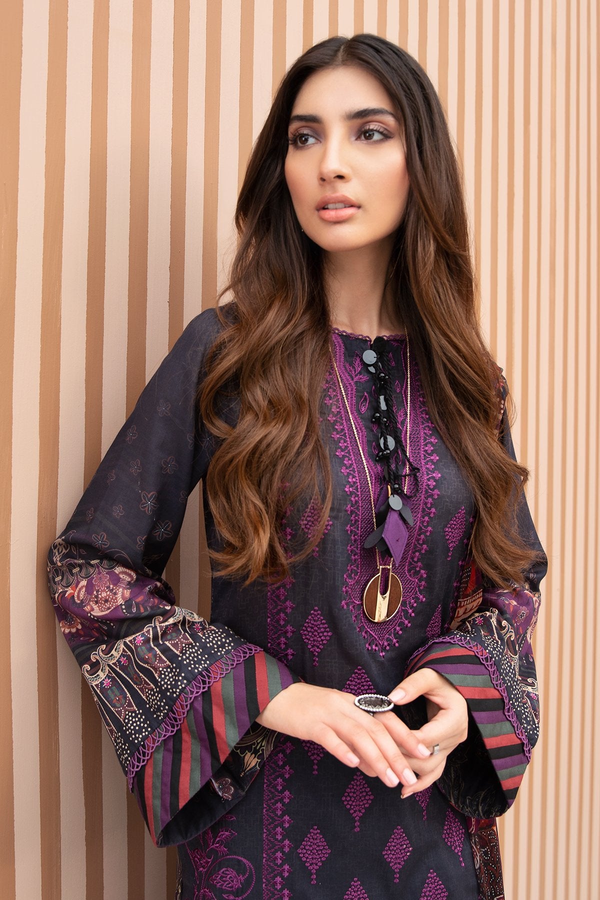 Lunara | Design-04 | Jazmin | Iris Vol II'20