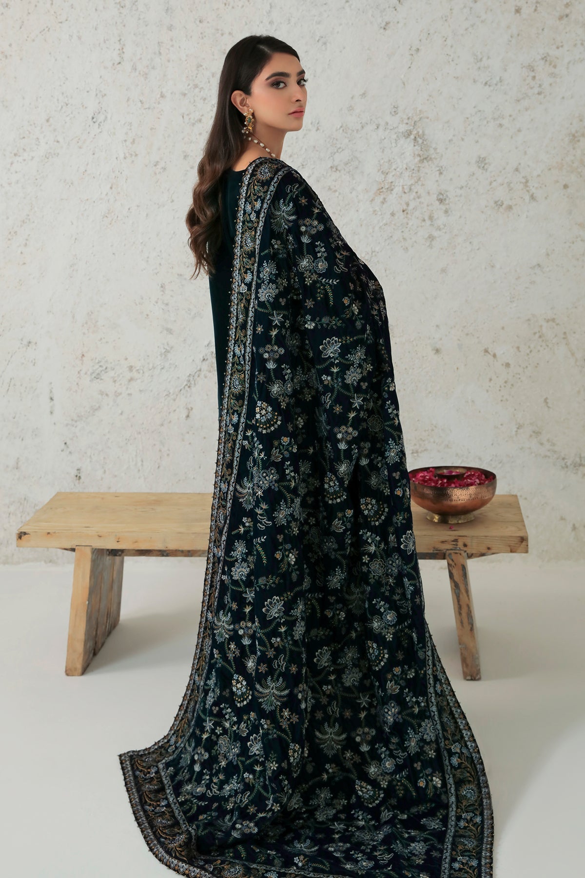 VS - 31 | Baroque | Velvet Shawls 2022