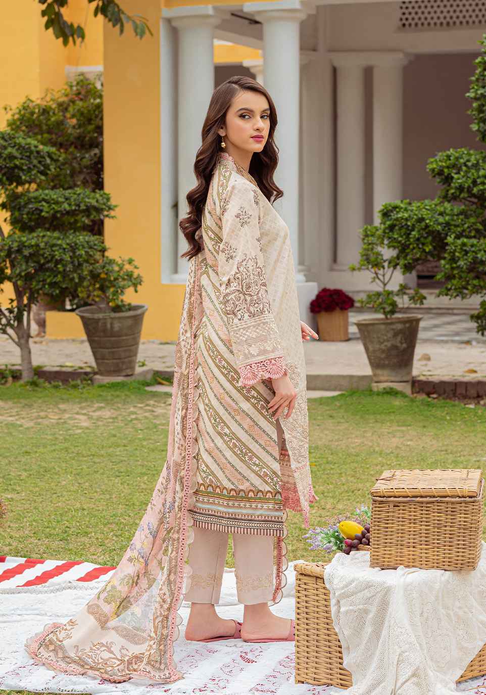 ZQ 8A | Zarqash | Tresor Luxe Lawn 2023
