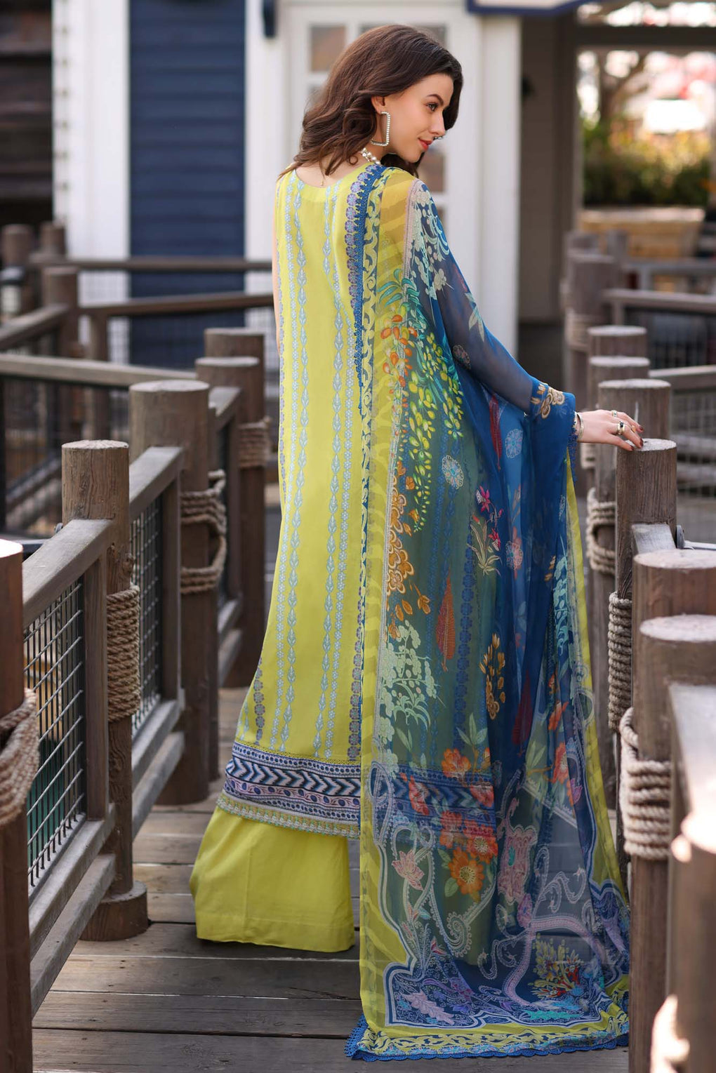 D2A | Noor | Luxe Printkari Lawn 2023
