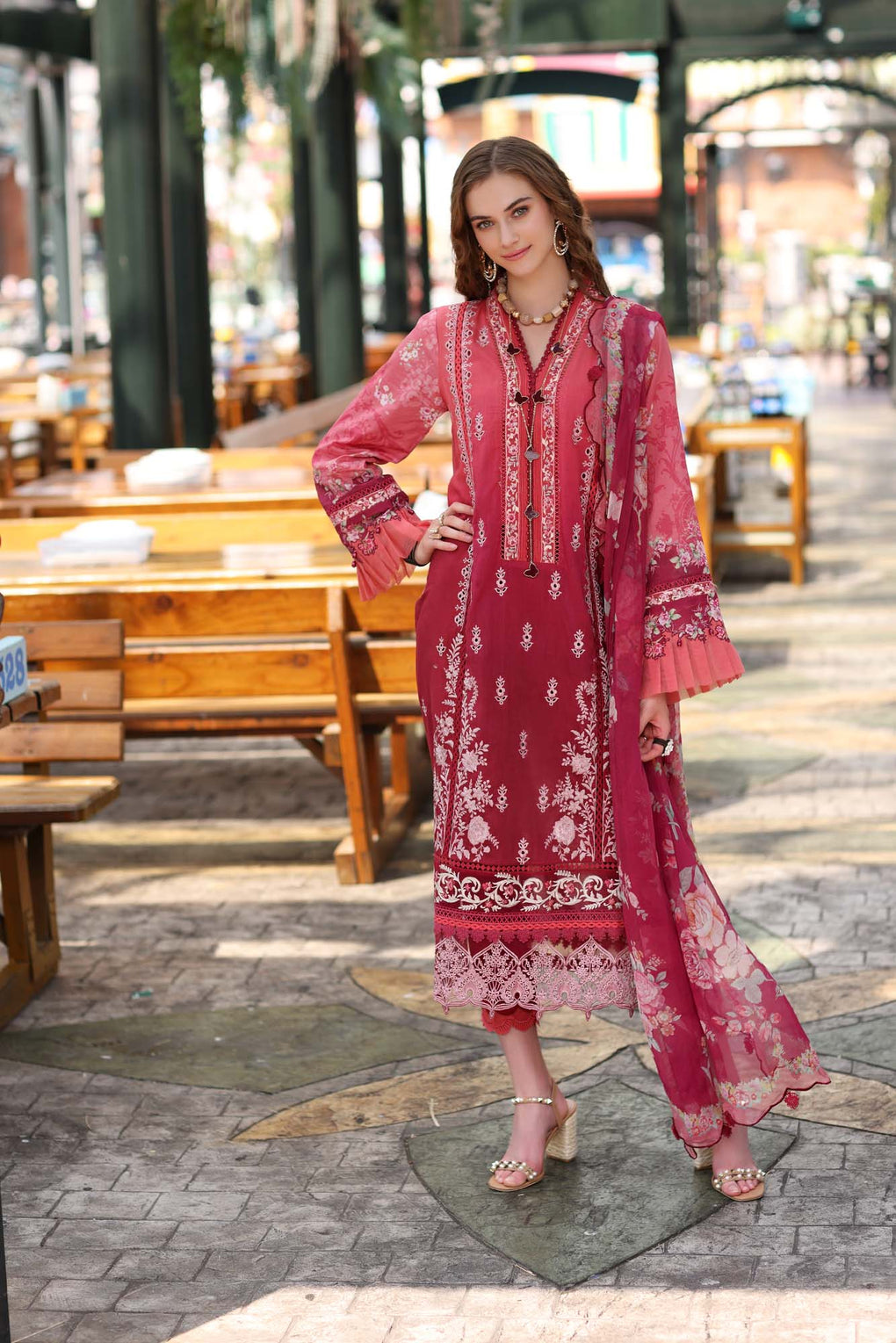 D8A | Noor | Luxe Printkari Lawn 2023