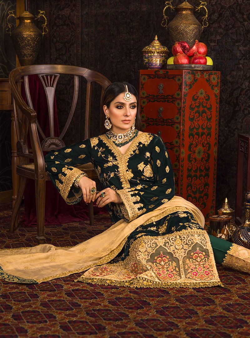 Zareen - 02 | Zainab Chottani | Luxury Velvet Unstitched Collection 2021