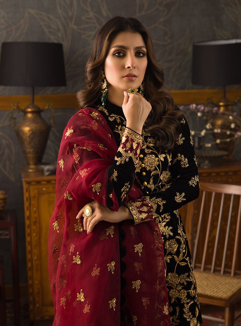 Noor - 04 | Zainab Chottani | Luxury Velvet Unstitched Collection 2021