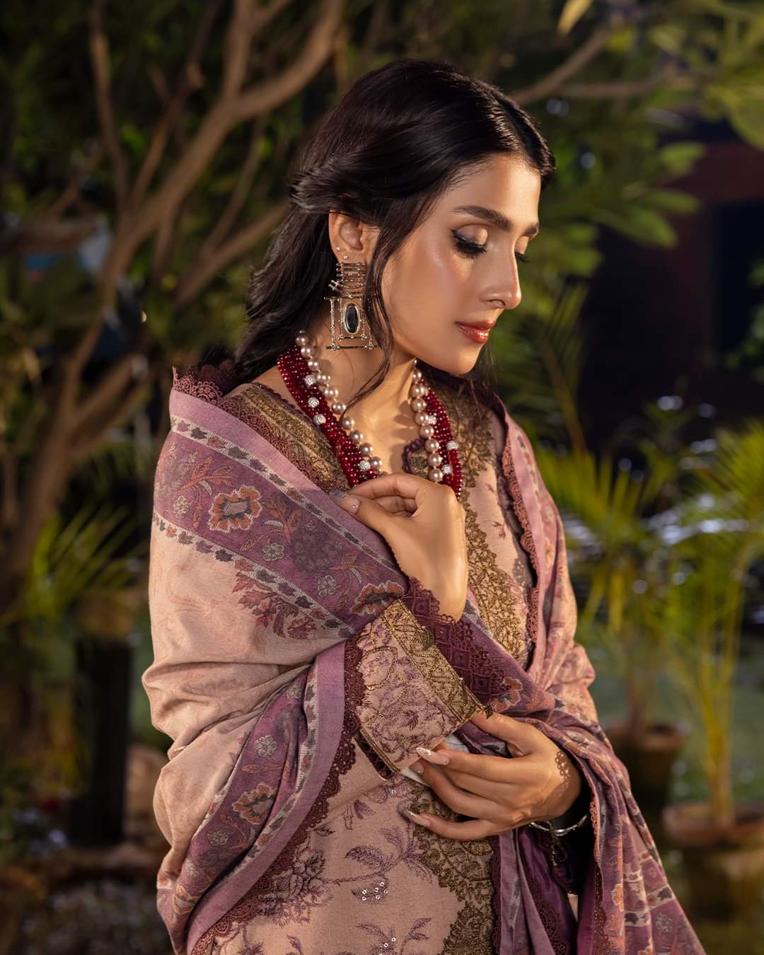 AJW-10 | Asim Jofa | Mawra & Ayeza Edit | Asra Winter Printed Shawl Collection 2022