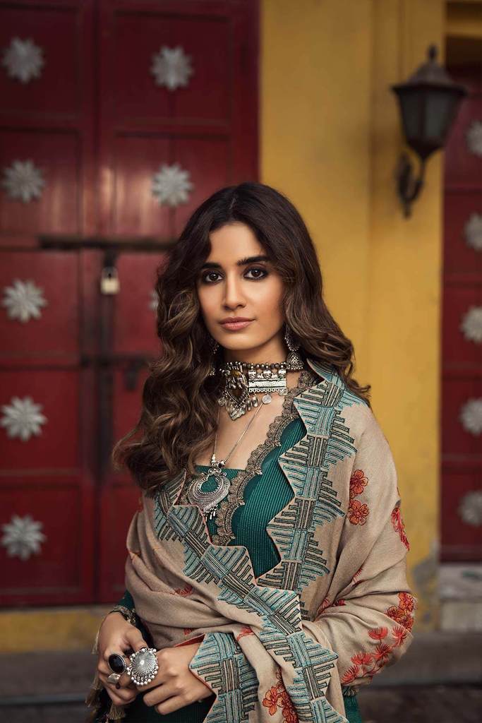 Sea Kelp MSK 04 | Charizma | Signature | Masakali Fall'20 | Embroidered Premium Shawl Collection