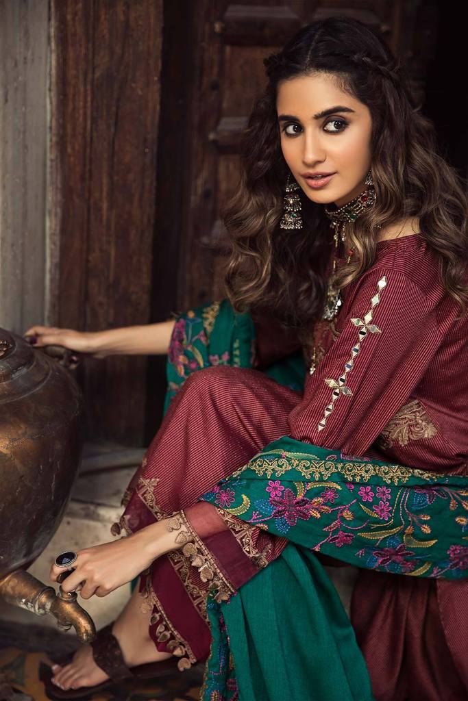Strong Crimson MSK 07 | Charizma | Signature | Masakali Fall'20 | Embroidered Premium Shawl Collection