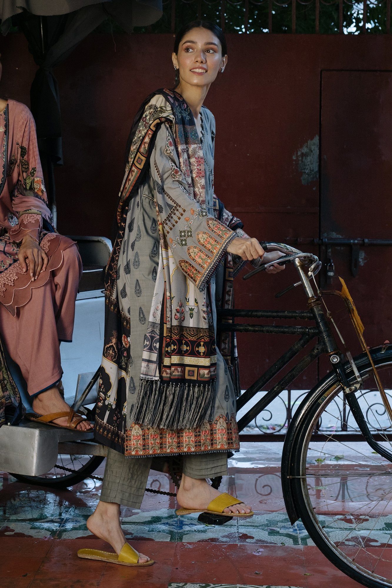 QLA-04 (Qalamkar - Qline Linen Collection 2019)