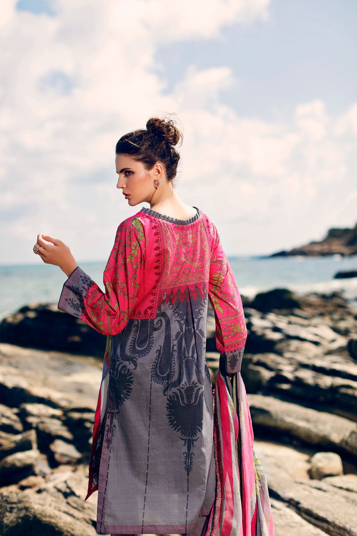 Charcoal Grey 48 | Charizma | Naranji | Volume 1 2020