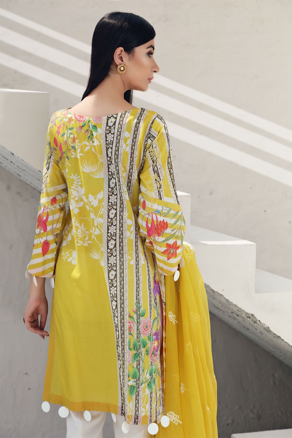 Canary Yellow 39 | Charizma | Naranji | Volume 1 2020