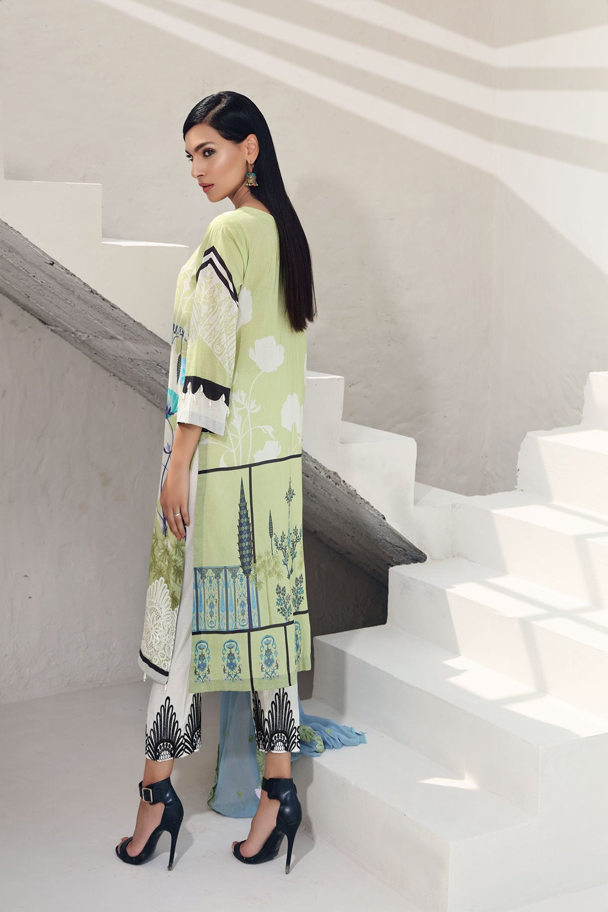 Light Green 42 | Charizma | Naranji | Volume 1 2020