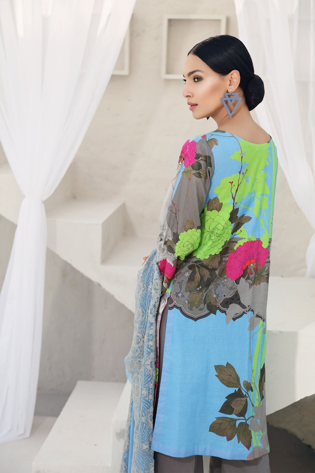 Grey 44 | Charizma | Naranji | Volume 1 2020