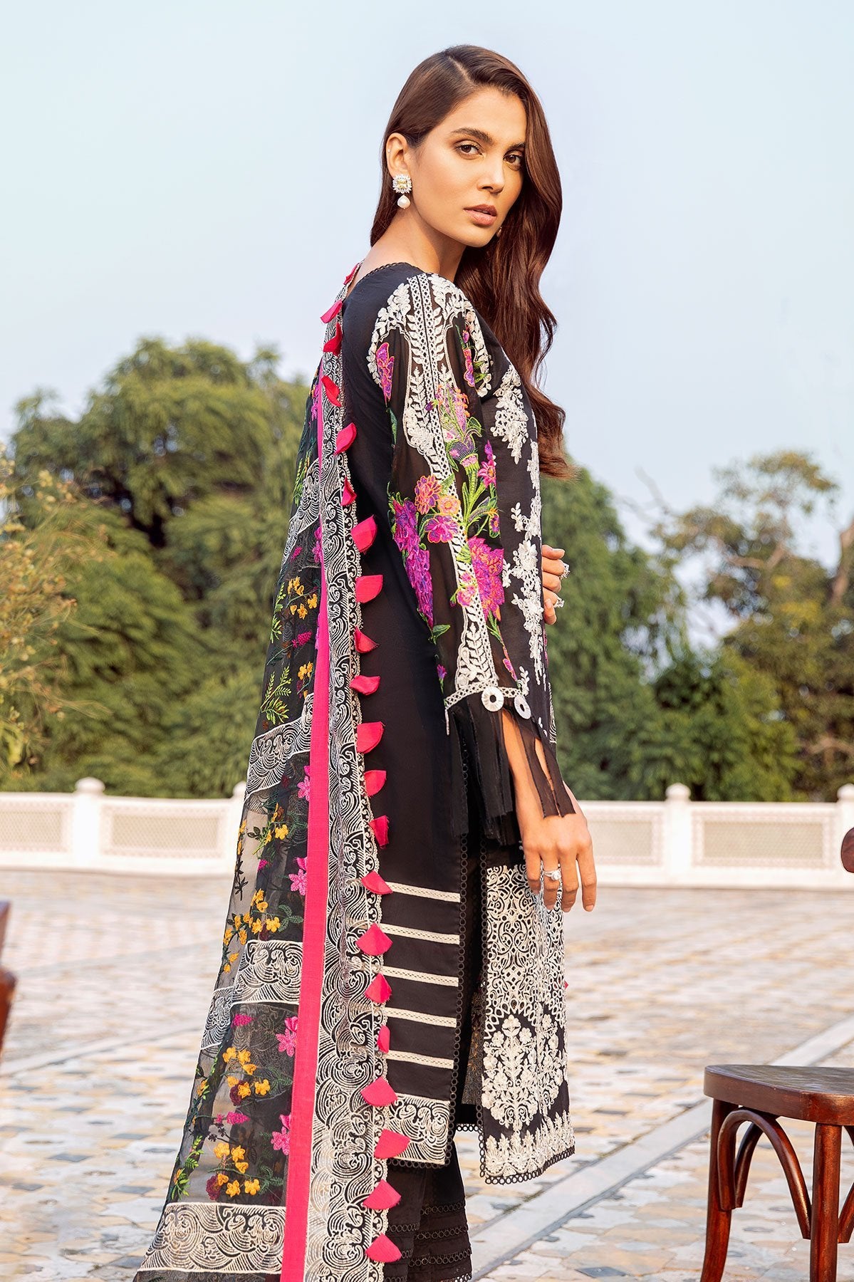 Signature Lawn SS-01 | House of Charizma | Spring Summer Embroidered Lawn 2020
