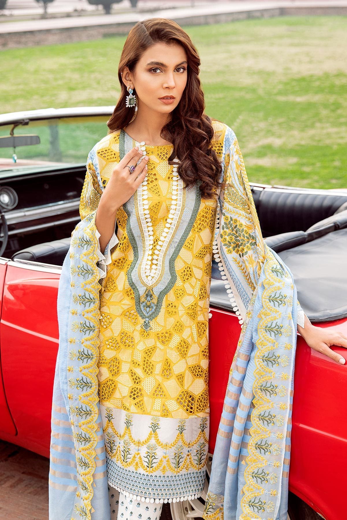 Signature Lawn SS-03 | House of Charizma | Spring Summer Embroidered Lawn 2020