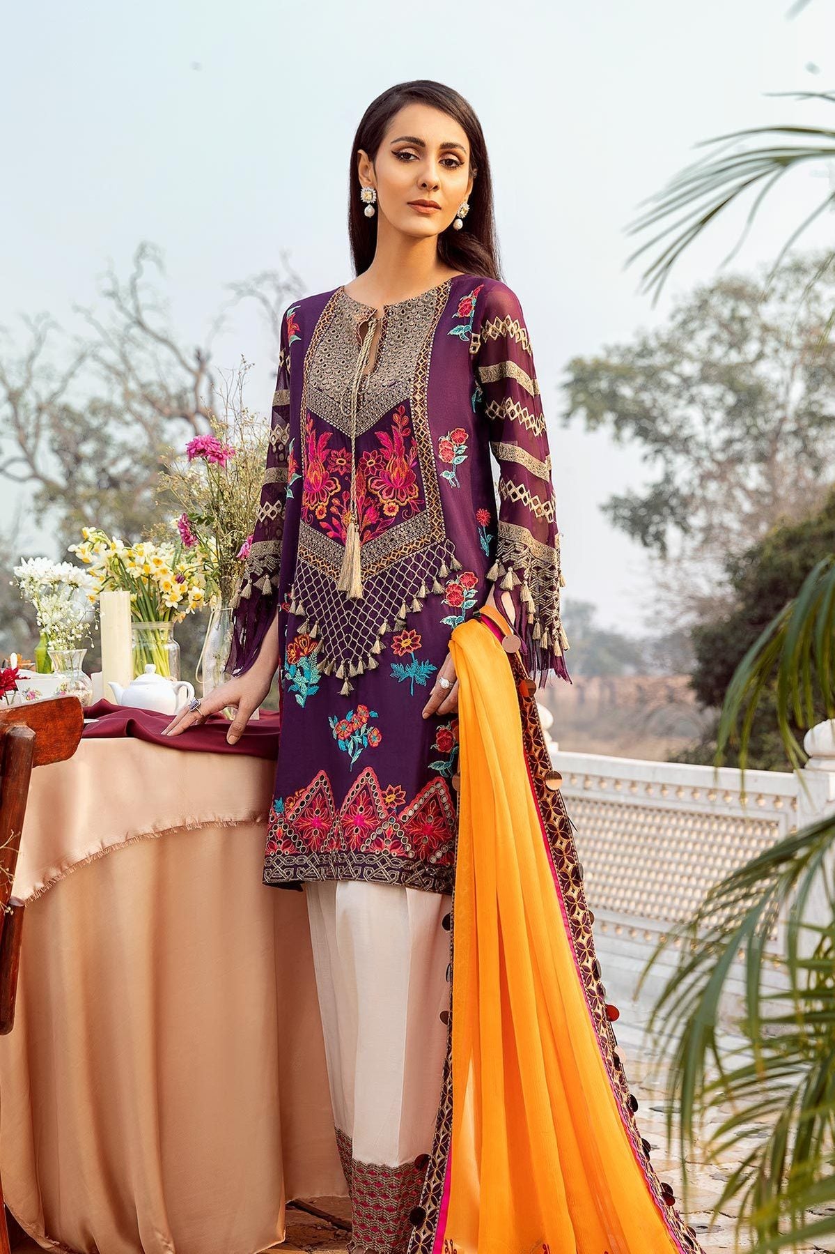 Signature Lawn SS-04 | House of Charizma | Spring Summer Embroidered Lawn 2020