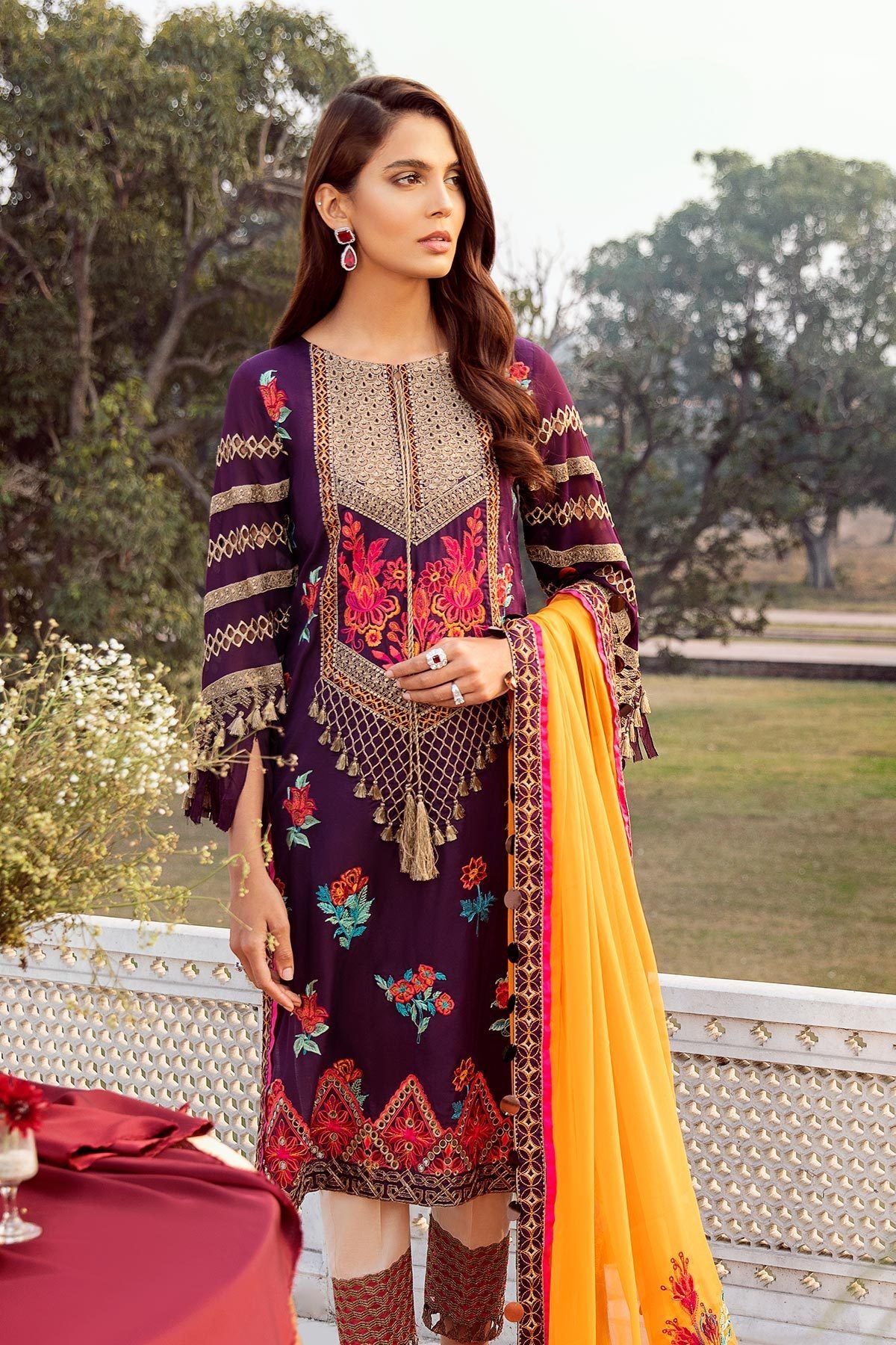 Signature Lawn SS-04 | House of Charizma | Spring Summer Embroidered Lawn 2020