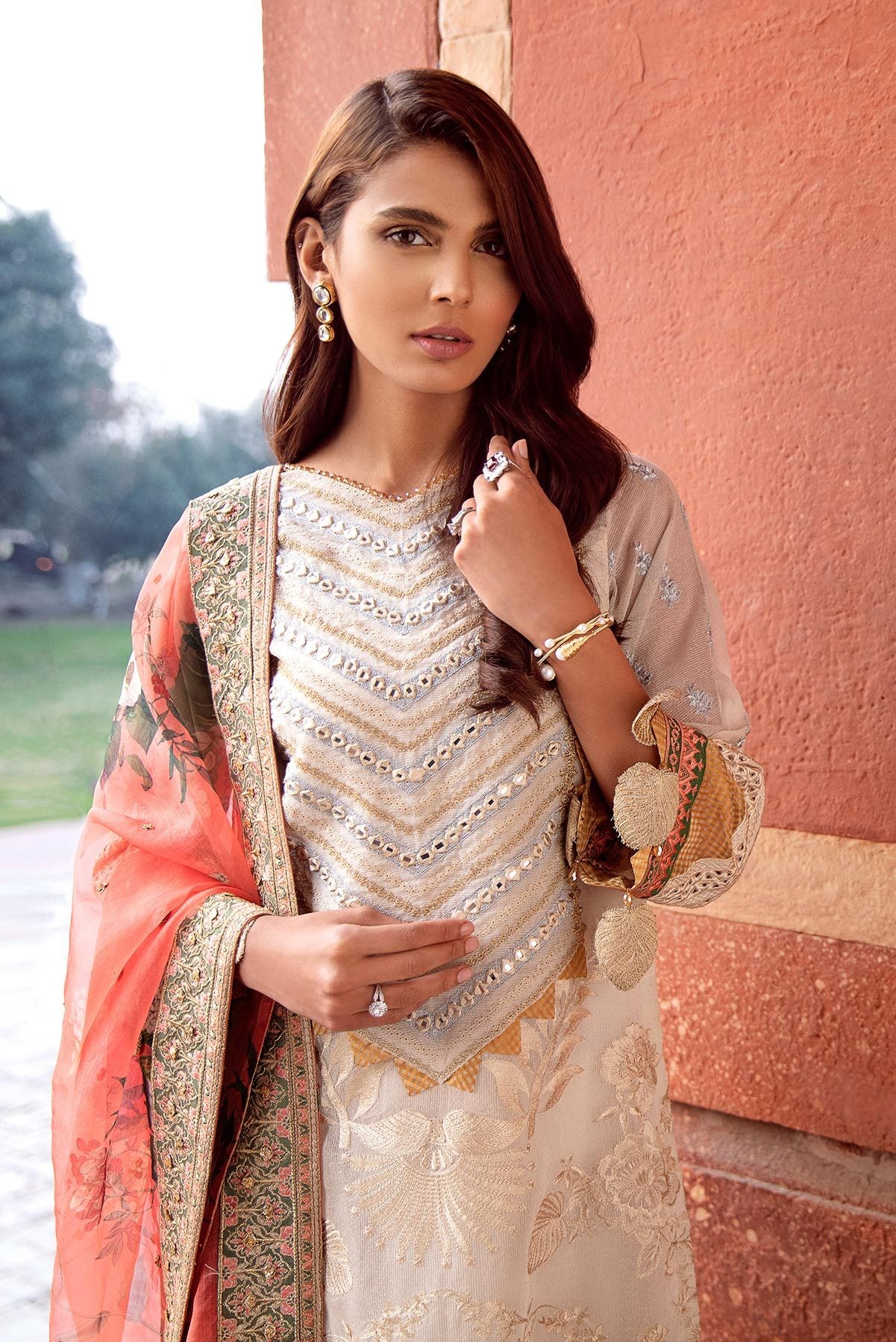 Signature Lawn SS-05 | House of Charizma | Spring Summer Embroidered Lawn 2020
