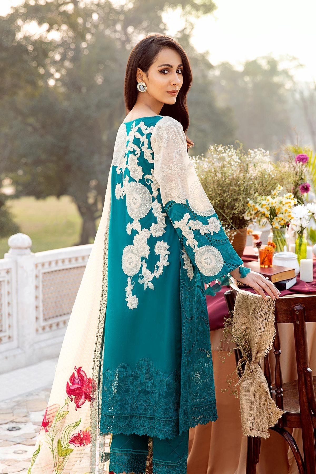 Signature Lawn SS-07-B | House of Charizma | Spring Summer Embroidered Lawn 2020