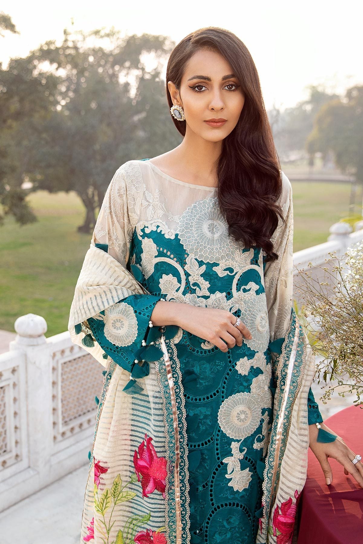 Signature Lawn SS-07-B | House of Charizma | Spring Summer Embroidered Lawn 2020
